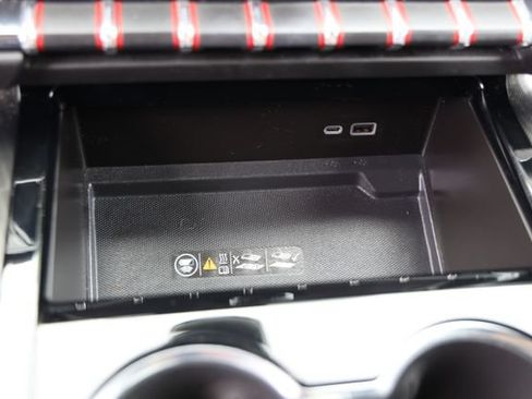 Used 2025 GMC Yukon AT4 AWD/4WD image 23