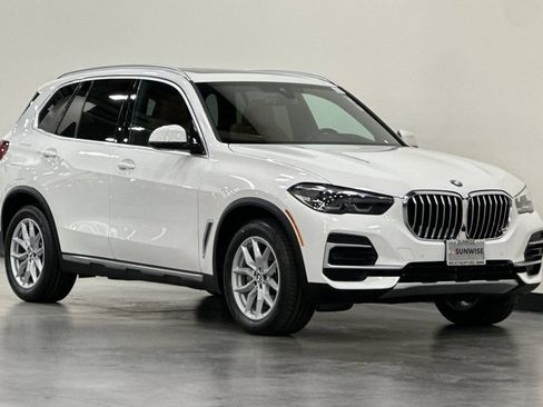 Used 2023 BMW X5 xDrive40i w/ Premium Package AWD/4WD image 2