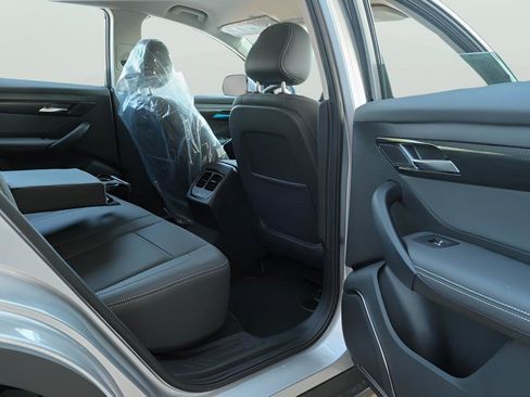 New 2025 VinFast VF 8 Eco AWD/4WD image 24