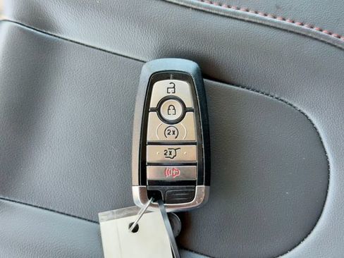 Used 2025 Ford Expedition Active AWD/4WD image 38