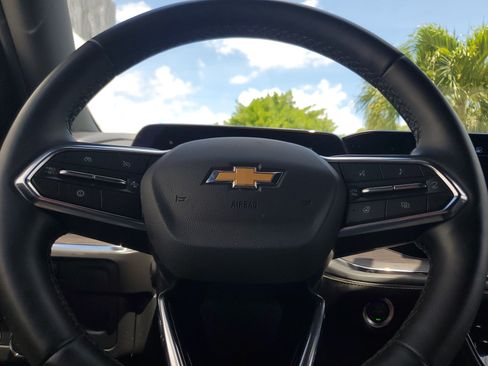 Used 2025 Chevrolet Tahoe Premier AWD/4WD image 24