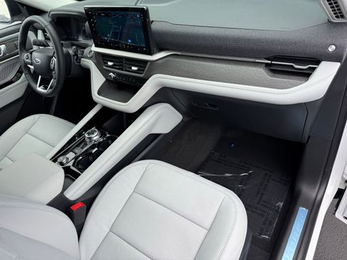 New 2026 Ford Explorer Platinum w/ LUX Leather Package image 21