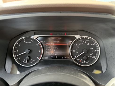 Used 2021 Nissan Rogue SV w/ Premium Package image 18