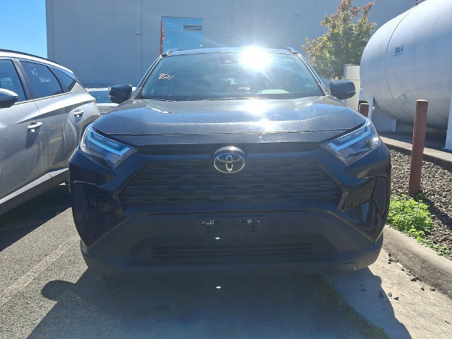 Used 2025 Toyota RAV4 XLE AWD/4WD image 2