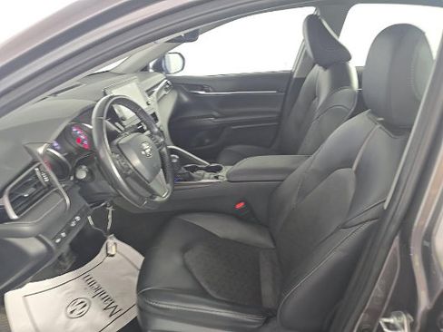 Used 2023 Toyota Camry XSE FWD image 10