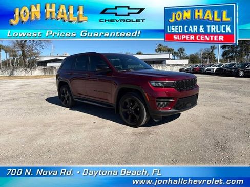 Used 2024 Jeep Grand Cherokee Altitude image 15