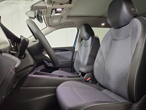New 2026 Volkswagen Tiguan SE AWD/4WD image 16