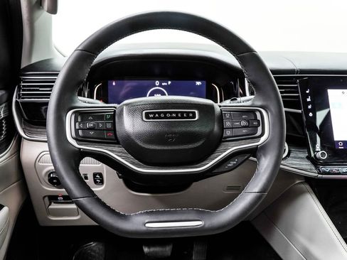 Used 2022 Jeep Wagoneer Series III w/ Premium Group I AWD/4WD image 24