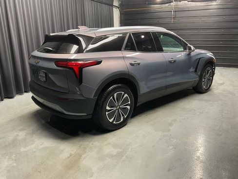 Used 2025 Chevrolet Blazer EV LT FWD image 8