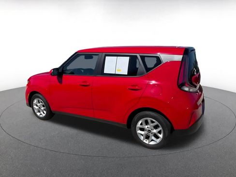 Used 2024 Kia Soul LX w/ Option Group 015 FWD image 10