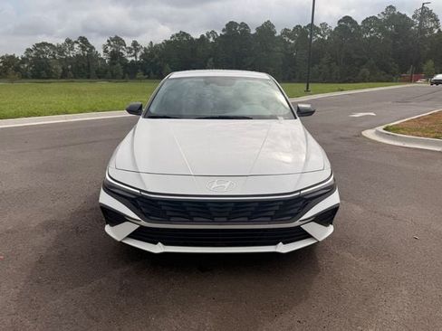 Used 2025 Hyundai Elantra Sport FWD image 20