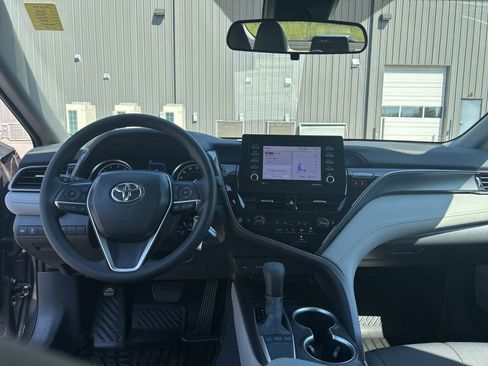 Used 2024 Toyota Camry LE FWD image 25