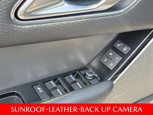 Used 2018 Land Rover Range Rover Velar R-Dynamic SE AWD/4WD image 27