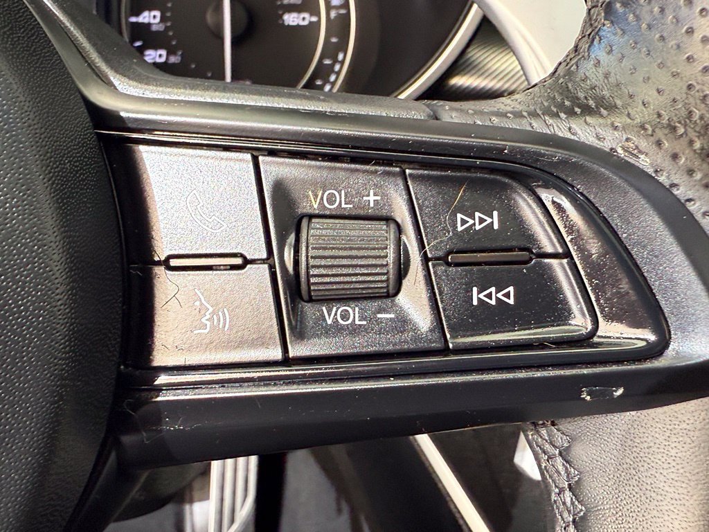 Used 2023 Alfa Romeo Stelvio Veloce AWD/4WD image 35