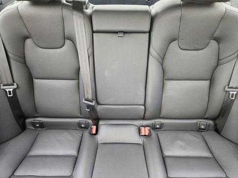 Certified 2025 Volvo XC60 B5 Plus AWD/4WD image 15