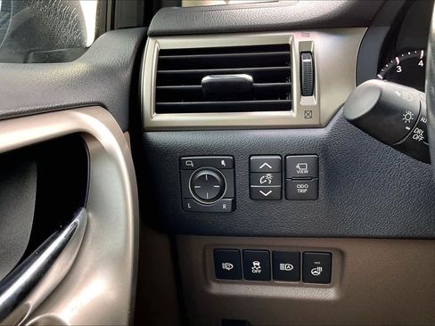 Used 2021 Lexus GX 460 Luxury w/ Accessory Package AWD/4WD image 36