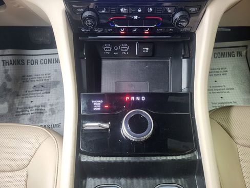 Used 2024 Jeep Grand Cherokee L Limited w/ Luxury Tech Group II image 16