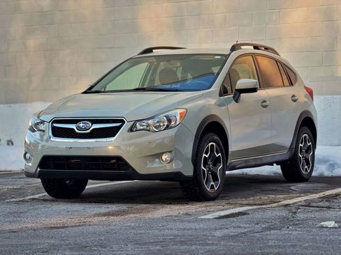 Used 2015 Subaru Crosstrek 2.0i Premium AWD/4WD image 3