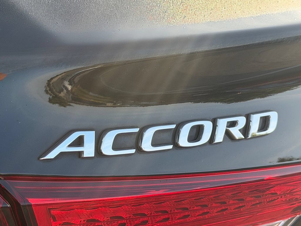 Used 2022 Honda Accord Touring image 14