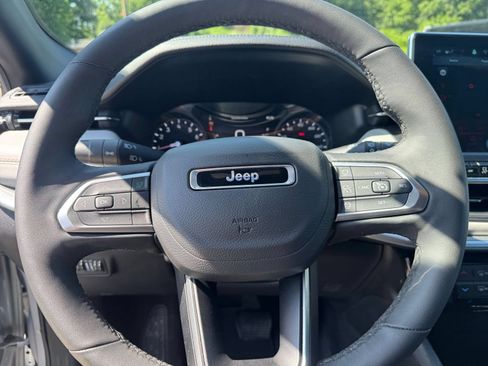 Used 2025 Jeep Compass Limited AWD/4WD image 24