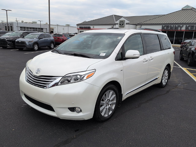 Used 2017 Toyota Sienna Limited AWD/4WD image 3