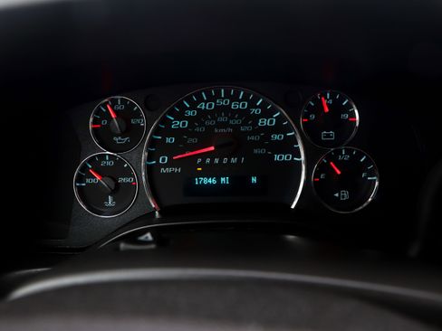 Used 2025 Chevrolet Express 3500 LT w/ LT Preferred Equipment Group RWD image 23