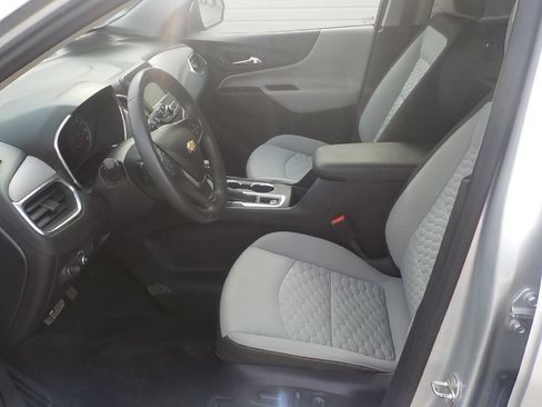 Used 2018 Chevrolet Equinox LT FWD image 9