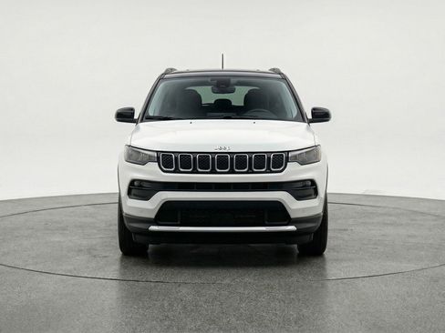 Used 2025 Jeep Compass Limited image 2