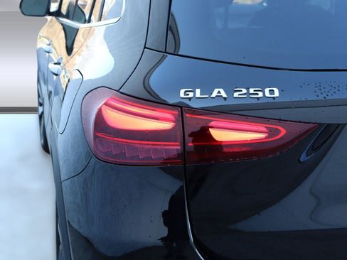Used 2025 Mercedes-Benz GLA 250 image 10