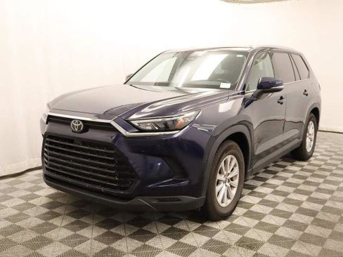 Used 2025 Toyota Grand Highlander FWD image 7