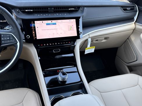 New 2026 Jeep Grand Cherokee Limited image 16