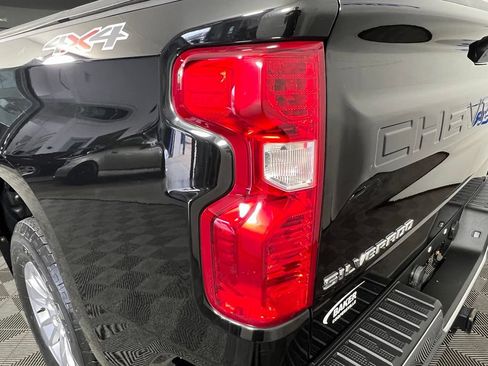 Certified 2019 Chevrolet Silverado 1500 LT w/ All-Star Edition AWD/4WD image 31