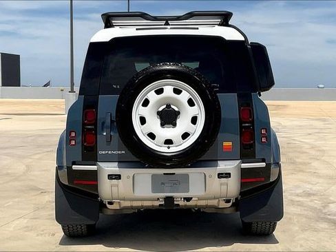 New 2025 Land Rover Defender 110 S image 4