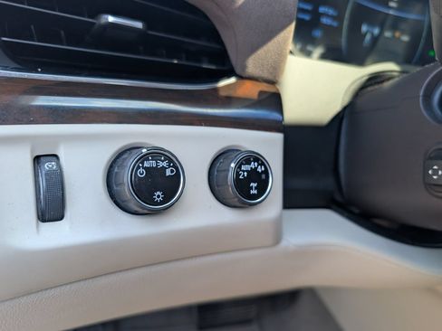 Used 2017 Cadillac Escalade Luxury AWD/4WD image 15