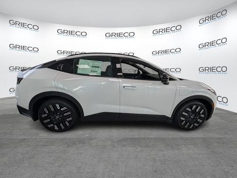 New 2026 Nissan Leaf Platinum+ w/ Cargo Package (Platinum+) FWD image 7