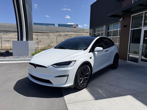 Used 2022 Tesla Model X Plaid AWD/4WD image 4