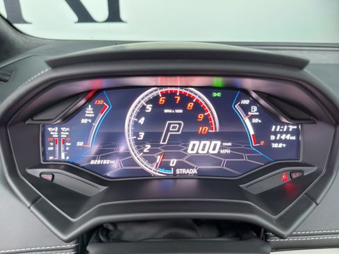Used 2021 Lamborghini Huracan EVO RWD image 27