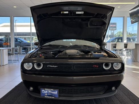 Used 2017 Dodge Challenger R/T w/ Quick Order Package 28P T/A RWD image 4