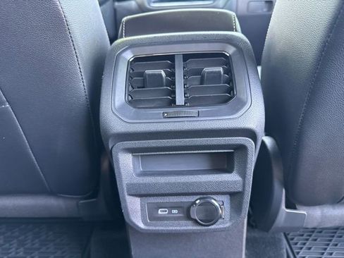 Used 2024 Volkswagen Tiguan SEL R-Line AWD/4WD image 39