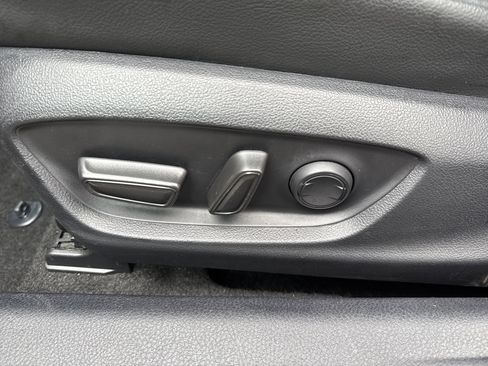 Used 2023 Toyota Camry SE image 11