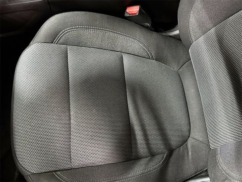 Used 2023 Chevrolet Traverse LT w/ Midnight/Sport Edition image 18