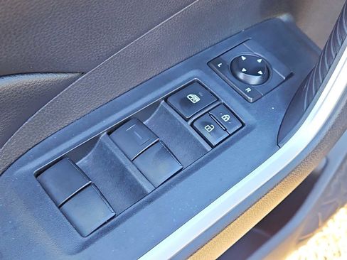 Used 2019 Toyota RAV4 XLE image 18