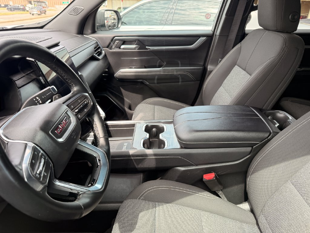Used 2025 GMC Acadia Elevation FWD image 16