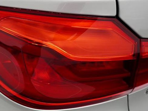 Used 2019 BMW 530e w/ Convenience Package image 45