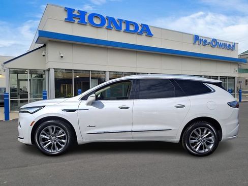 Used 2023 Buick Enclave Avenir w/ Avenir Technology Package AWD/4WD image 7