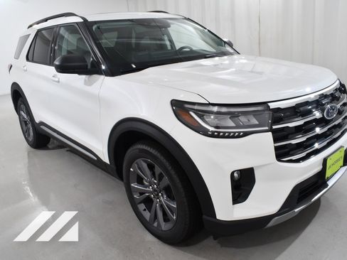 New 2025 Ford Explorer Active w/ Active Comfort Package image 5