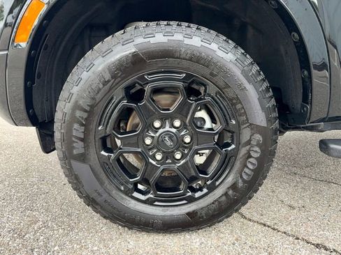 Used 2025 Ford Ranger Lariat w/ FX4 Off-Road Package AWD/4WD image 36