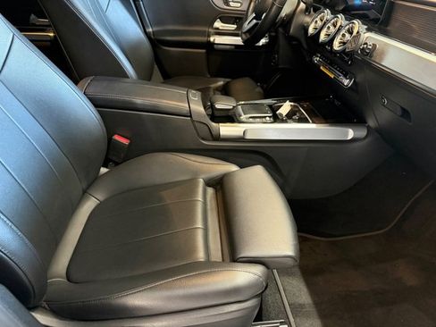 Used 2021 Mercedes-Benz GLB 250 image 22