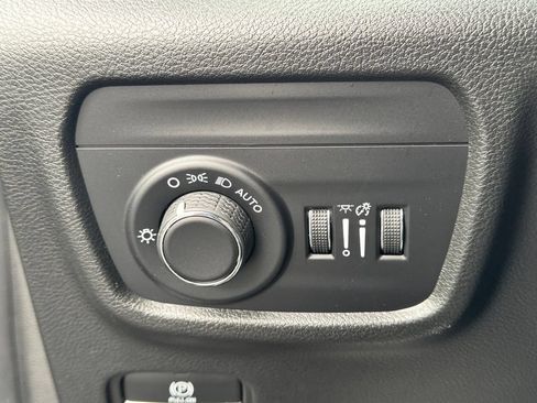 Used 2025 Jeep Grand Cherokee L Laredo w/ Trailer Tow Package AWD/4WD image 31
