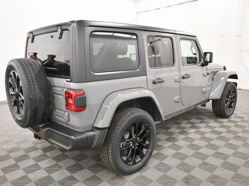Used 2023 Jeep Wrangler Unlimited Sahara image 8